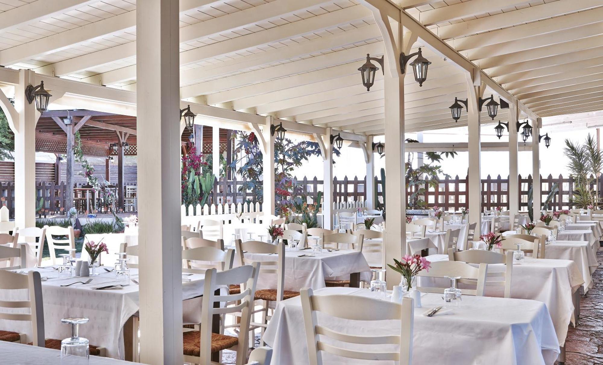 St Constantin Sea Hotel & Spa Resort Гуве Экстерьер фото